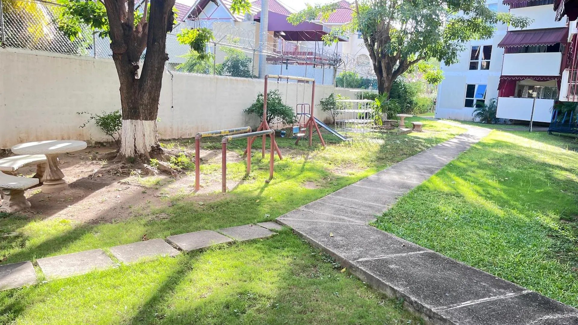 Gated Apt In Kingston Great Pool - Food And Fun Апартаменты